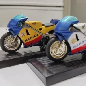 2عدد ماکت موتور رپسول cbr 1000 cc repsol