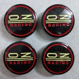 کاپ رینگ چرخ ماشین برند oz racing مناسب رینگ اسپرت اوزد تورینگی وسط لوگو او زد