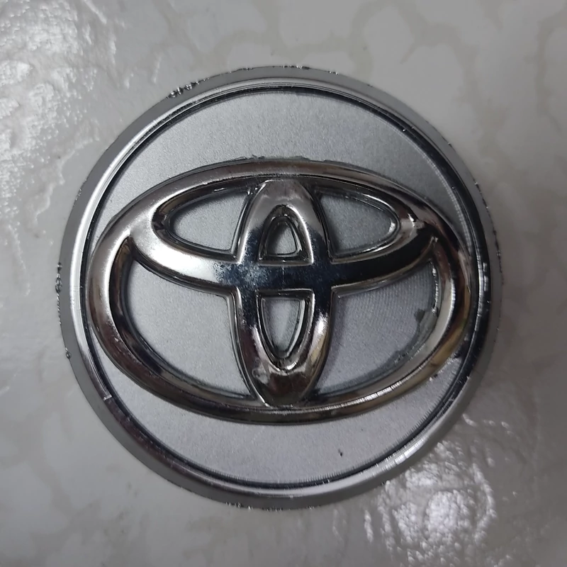 تورینگی چرخ ماشین تویوتا بچه قالپاق درپوش وسط تو رینگی مدل toyota camry آرم مارک لوگو لاستیک خودرو مناسب رینگ فابریک